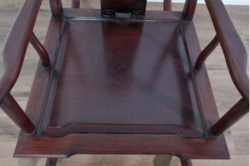 アジアンヴィンテージ　希少デザイン　花梨(カリン)材　螺鈿象嵌が美しい唐木のロッキングチェア　(R-085687)