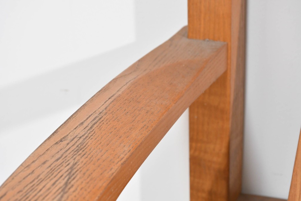 和製ヴィンテージ　国産　職人手作り　タモ無垢材　重厚でしっかりとした作りのアームチェア　(R-085688)