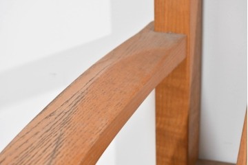 和製ヴィンテージ　国産　職人手作り　タモ無垢材　重厚でしっかりとした作りのアームチェア　(R-085688)