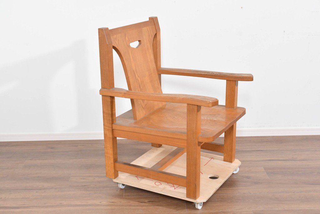 和製ヴィンテージ　国産　職人手作り　タモ無垢材　重厚でしっかりとした作りのアームチェア　(R-085688)