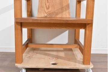 和製ヴィンテージ　国産　職人手作り　タモ無垢材　重厚でしっかりとした作りのアームチェア　(R-085688)