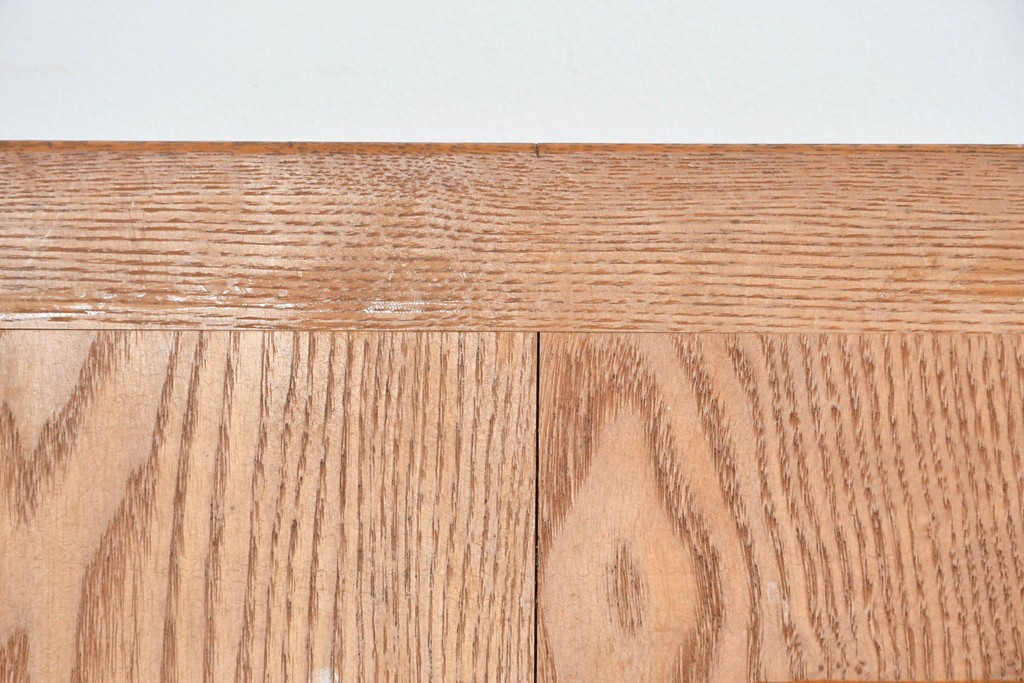 和製ヴィンテージ　国産　職人手作り　タモ無垢材　重厚でしっかりとした作りのアームチェア　(R-085688)