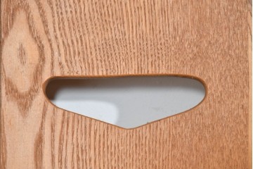 和製ヴィンテージ　国産　職人手作り　タモ無垢材　重厚でしっかりとした作りのアームチェア　(R-085688)