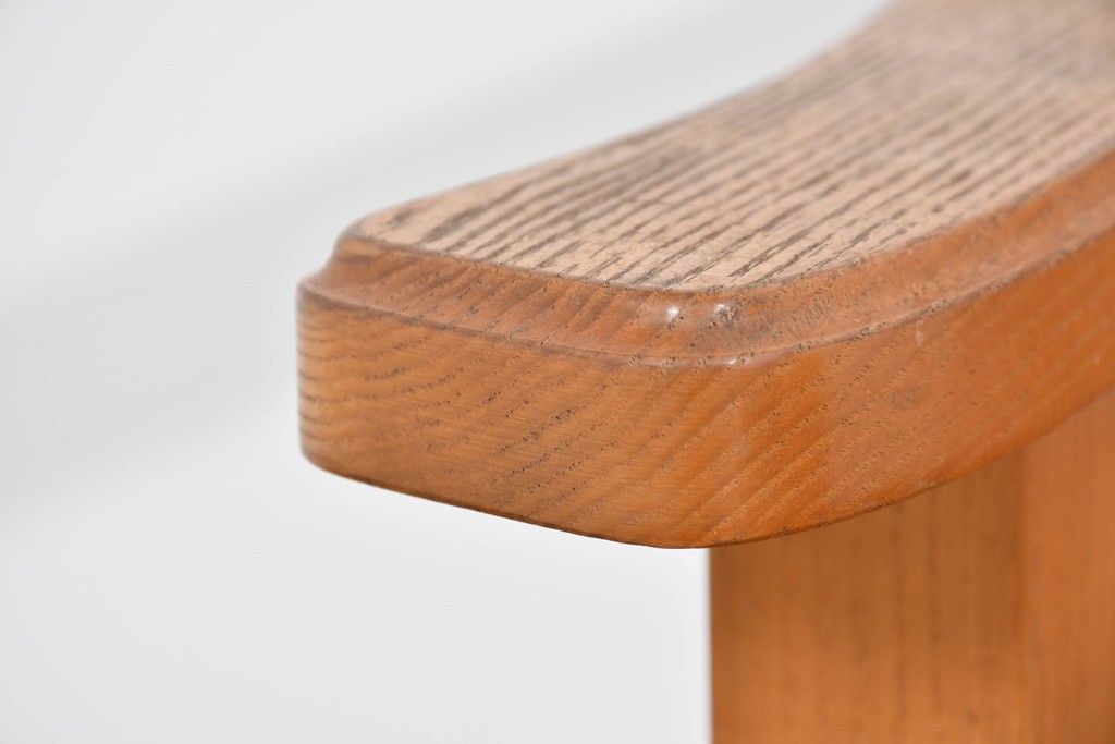 和製ヴィンテージ　国産　職人手作り　タモ無垢材　重厚でしっかりとした作りのアームチェア　(R-085688)