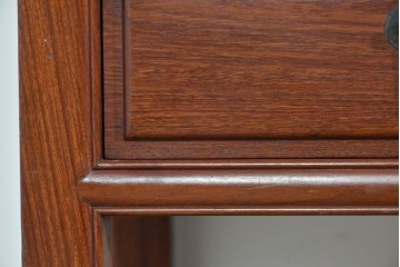 アジアンヴィンテージ　花梨材(カリン)　深みのある木肌と端正な框組が美しいコンソールテーブル　(R-085689)