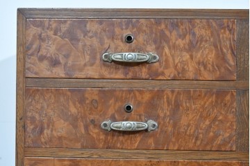 和製ヴィンテージ　左右非対称の引き出し構成が目を惹く小振りチェスト　(R-085690)