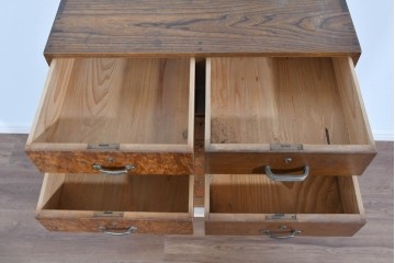 和製ヴィンテージ　左右非対称の引き出し構成が目を惹く小振りチェスト　(R-085690)