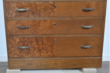 和製ヴィンテージ　左右非対称の引き出し構成が目を惹く小振りチェスト　(R-085690)