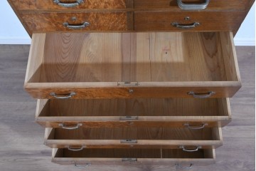 和製ヴィンテージ　左右非対称の引き出し構成が目を惹く小振りチェスト　(R-085690)