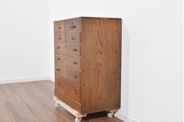 和製ヴィンテージ　左右非対称の引き出し構成が目を惹く小振りチェスト　(R-085690)