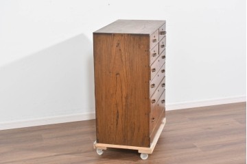 和製ヴィンテージ　左右非対称の引き出し構成が目を惹く小振りチェスト　(R-085690)