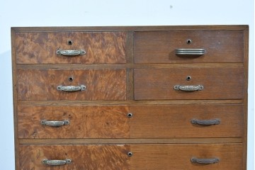 和製ヴィンテージ　左右非対称の引き出し構成が目を惹く小振りチェスト　(R-085690)