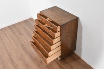 和製ヴィンテージ　左右非対称の引き出し構成が目を惹く小振りチェスト　(R-085690)