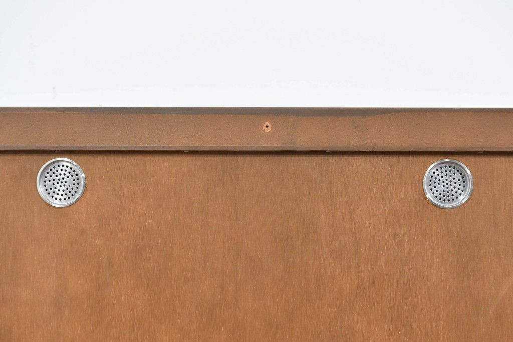 中古　美品　maruni(マルニ木工)　地中海ロイヤルシリーズ(ROYAL)　ガラス扉がアクセントになる落ち着いた佇まいのサイドボード　定価約55万円　(R-085691)