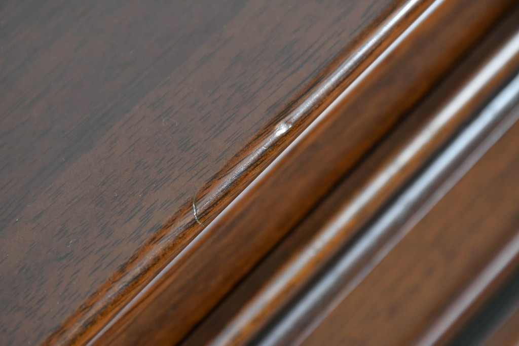 中古　美品　maruni(マルニ木工)　地中海ロイヤルシリーズ(ROYAL)　ガラス扉がアクセントになる落ち着いた佇まいのサイドボード　定価約55万円　(R-085691)