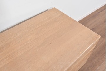 アジアンヴィンテージ　李朝デザイン　真鍮金具　重厚で上質な作りのローテーブルにもおすすめなブランケットボックス　(R-085692)