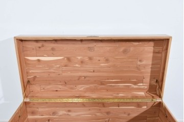 アジアンヴィンテージ　李朝デザイン　真鍮金具　重厚で上質な作りのローテーブルにもおすすめなブランケットボックス　(R-085692)