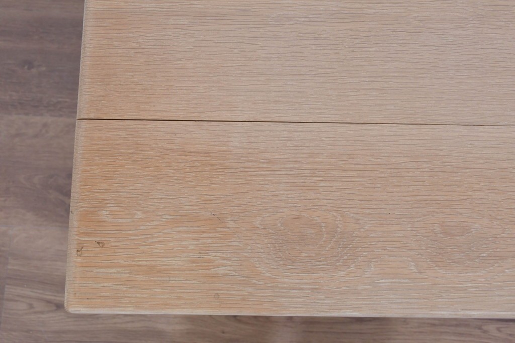 アジアンヴィンテージ　李朝デザイン　真鍮金具　重厚で上質な作りのローテーブルにもおすすめなブランケットボックス　(R-085692)