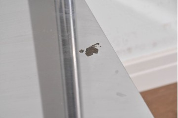 中古　シンプルで無駄のないデザインのキャスター付きステンレスワゴン　(R-085693)