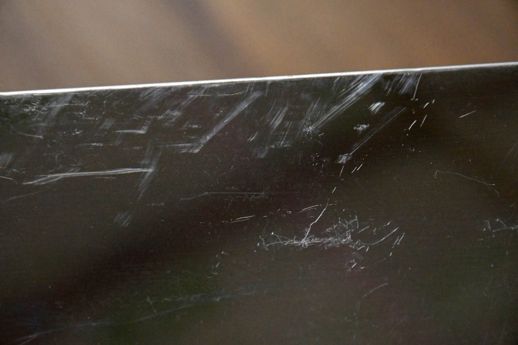 中古　シンプルで無駄のないデザインのキャスター付きステンレスワゴン　(R-085693)