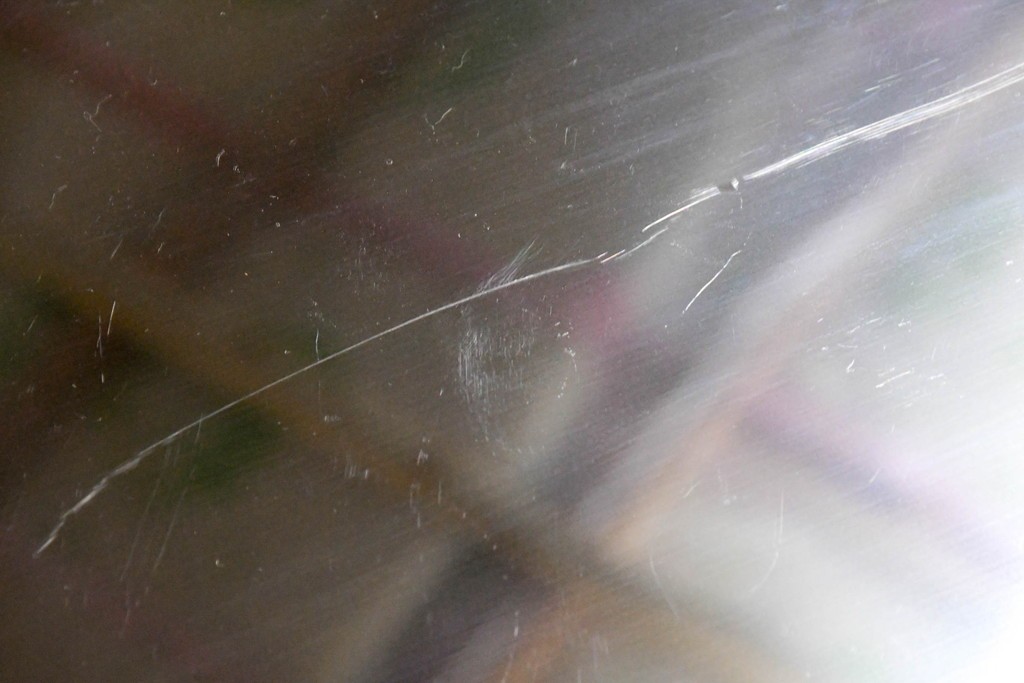 中古　シンプルで無駄のないデザインのキャスター付きステンレスワゴン　(R-085693)