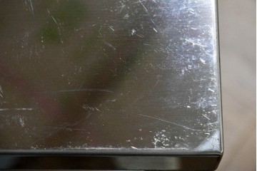 中古　シンプルで無駄のないデザインのキャスター付きステンレスワゴン　(R-085693)