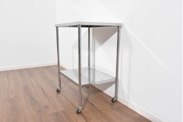 中古　シンプルで無駄のないデザインのキャスター付きステンレスワゴン　(R-085693)