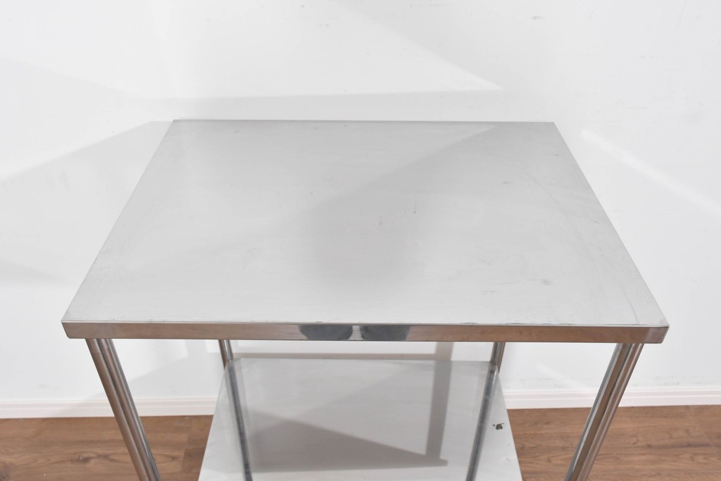 中古　シンプルで無駄のないデザインのキャスター付きステンレスワゴン　(R-085693)