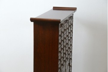 中古　アジア民芸家具　李朝デザイン　装飾性と機能性を兼ね備えた薬箪笥　(R-085694)