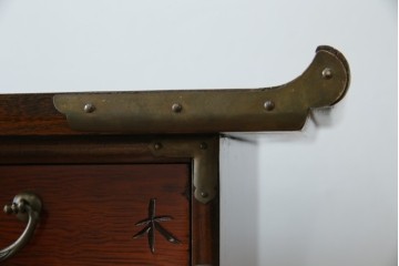 中古　アジア民芸家具　李朝デザイン　装飾性と機能性を兼ね備えた薬箪笥　(R-085694)