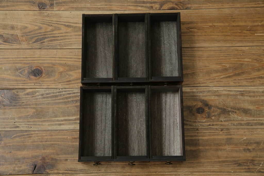 中古　アジア民芸家具　李朝デザイン　装飾性と機能性を兼ね備えた薬箪笥　(R-085694)