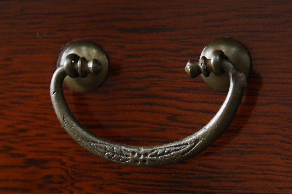 中古　アジア民芸家具　李朝デザイン　装飾性と機能性を兼ね備えた薬箪笥　(R-085694)