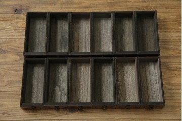 中古　アジア民芸家具　李朝デザイン　装飾性と機能性を兼ね備えた薬箪笥　(R-085694)