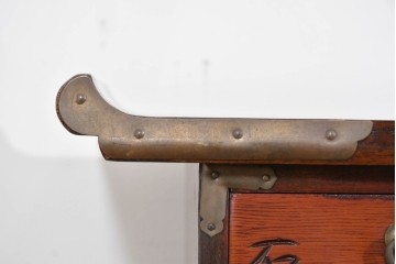 中古　アジア民芸家具　李朝デザイン　装飾性と機能性を兼ね備えた薬箪笥　(R-085694)