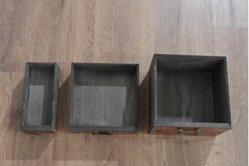 中古　アジア民芸家具　李朝デザイン　装飾性と機能性を兼ね備えた薬箪笥　(R-085694)