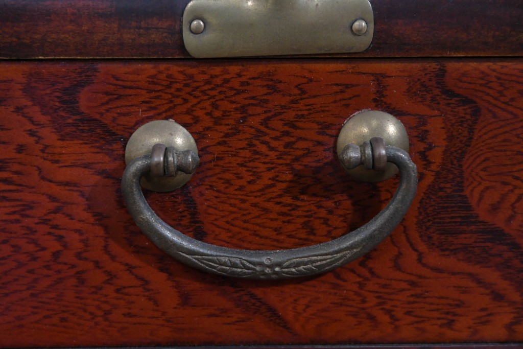 中古　アジア民芸家具　李朝デザイン　装飾性と機能性を兼ね備えた薬箪笥　(R-085694)