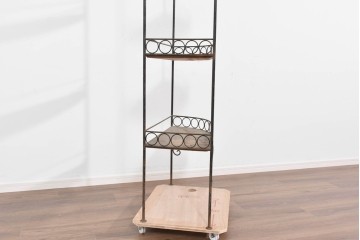 和製アンティーク　古い商店で使われていたアイアン製縦型コーナーラック　(R-085695)