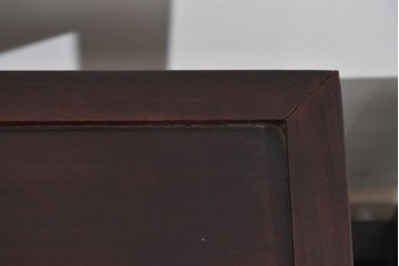 アジアンヴィンテージ　花梨(カリン)材　コウモリの彫刻があしらわれた希少デザインの飾り棚　(R-085696)