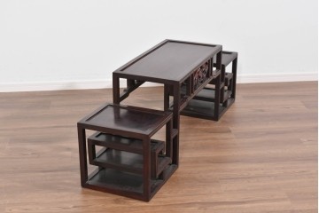 アジアンヴィンテージ　花梨(カリン)材　コウモリの彫刻があしらわれた希少デザインの飾り棚　(R-085696)