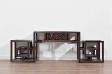 アジアンヴィンテージ　花梨(カリン)材　コウモリの彫刻があしらわれた希少デザインの飾り棚　(R-085696)