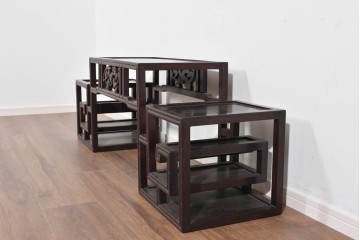 アジアンヴィンテージ　花梨(カリン)材　コウモリの彫刻があしらわれた希少デザインの飾り棚　(R-085696)