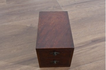 和製アンティーク　上手物!!　総欅(ケヤキ)材　玉杢が引き立つ漆塗りの二杯小引き出し　(R-085697)