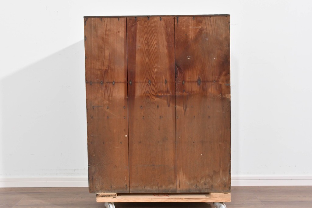 和製アンティーク　変わりデザイン!!　前面欅(ケヤキ)材の小振りな収納棚　(R-085698)