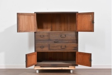 和製アンティーク　変わりデザイン!!　前面欅(ケヤキ)材の小振りな収納棚　(R-085698)