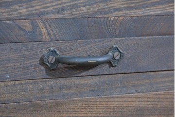 和製アンティーク　変わりデザイン!!　前面欅(ケヤキ)材の小振りな収納棚　(R-085698)