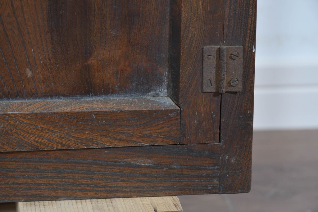 和製アンティーク　変わりデザイン!!　前面欅(ケヤキ)材の小振りな収納棚　(R-085698)