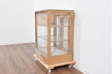 和製ヴィンテージ　古い木味の小振りな縦型ガラスケース　(R-085699)