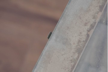 和製ヴィンテージ　古い木味の小振りな縦型ガラスケース　(R-085699)