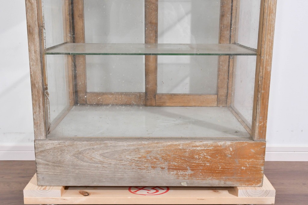 和製ヴィンテージ　古い木味の小振りな縦型ガラスケース　(R-085699)