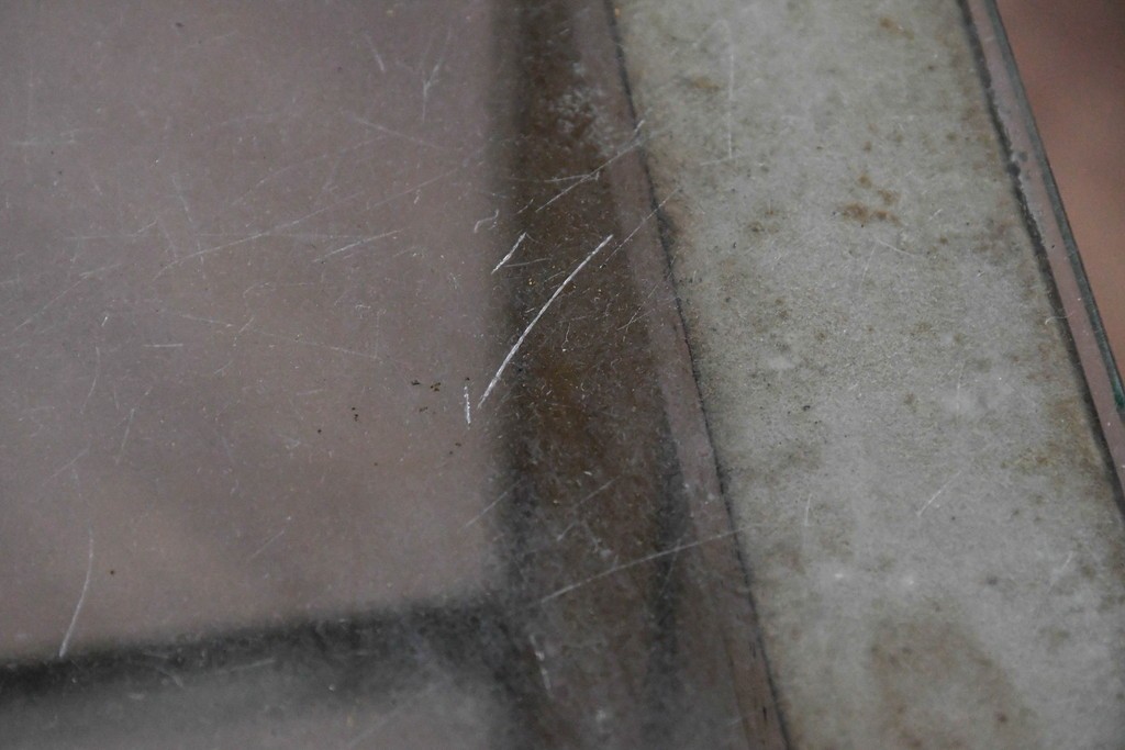 和製ヴィンテージ　古い木味の小振りな縦型ガラスケース　(R-085699)